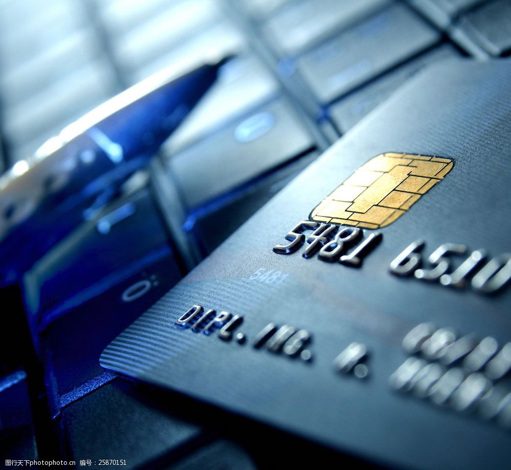 关键词:信用卡与电脑图片素材 电脑 信用卡 磁卡 卡片 银行卡 金融