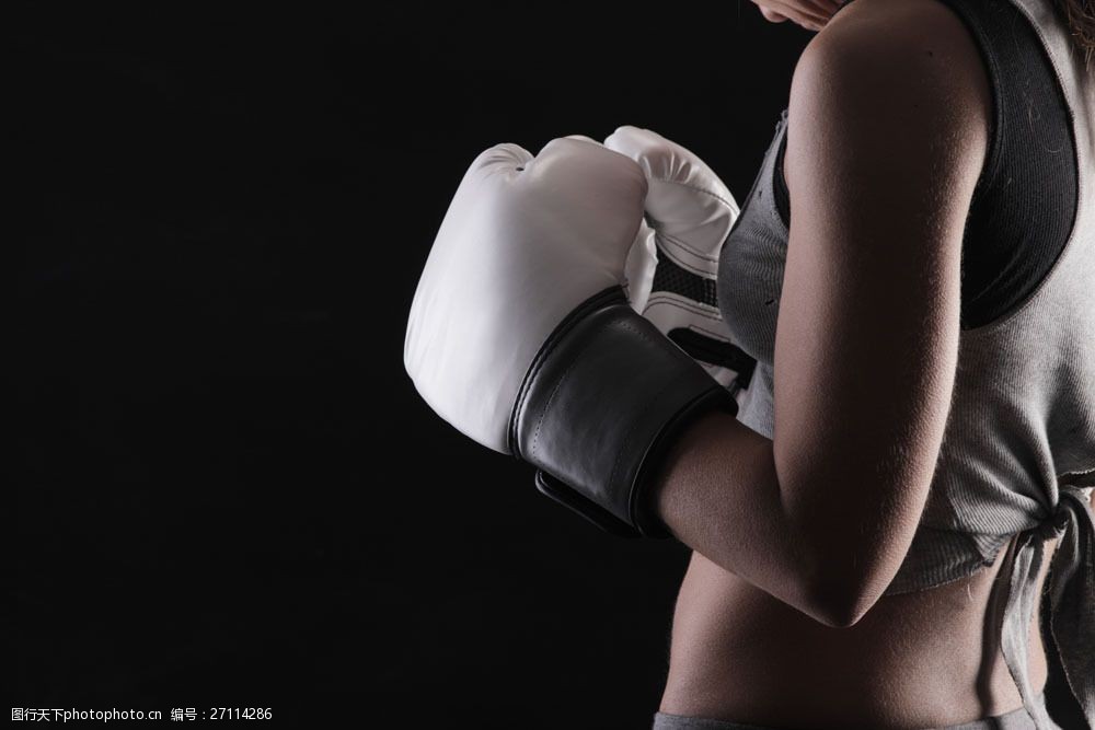体育运动 健身 运动器材 拳击运动 美女拳击手 体育运动 生活百科