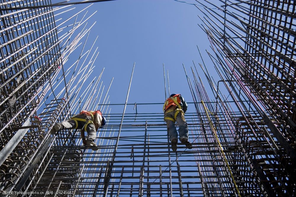 正在施工的建筑工人图片