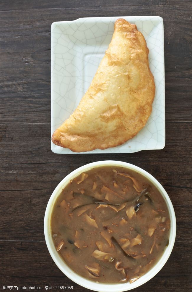 河南特色胡辣汤 胡辣汤 菜饺 特色早餐 香味十足 汤汁浓厚 摄影 餐饮