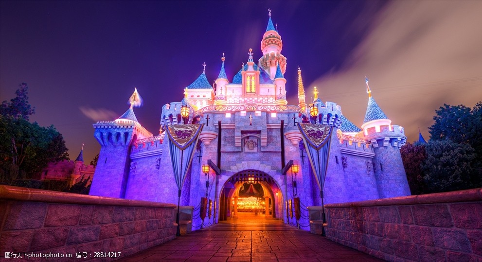 关键词:迪士尼睡美人城堡 迪士尼 城堡 睡美人城堡 梦幻 紫色 摄影