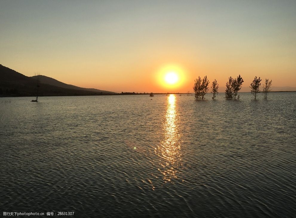 丹江口水库夕阳