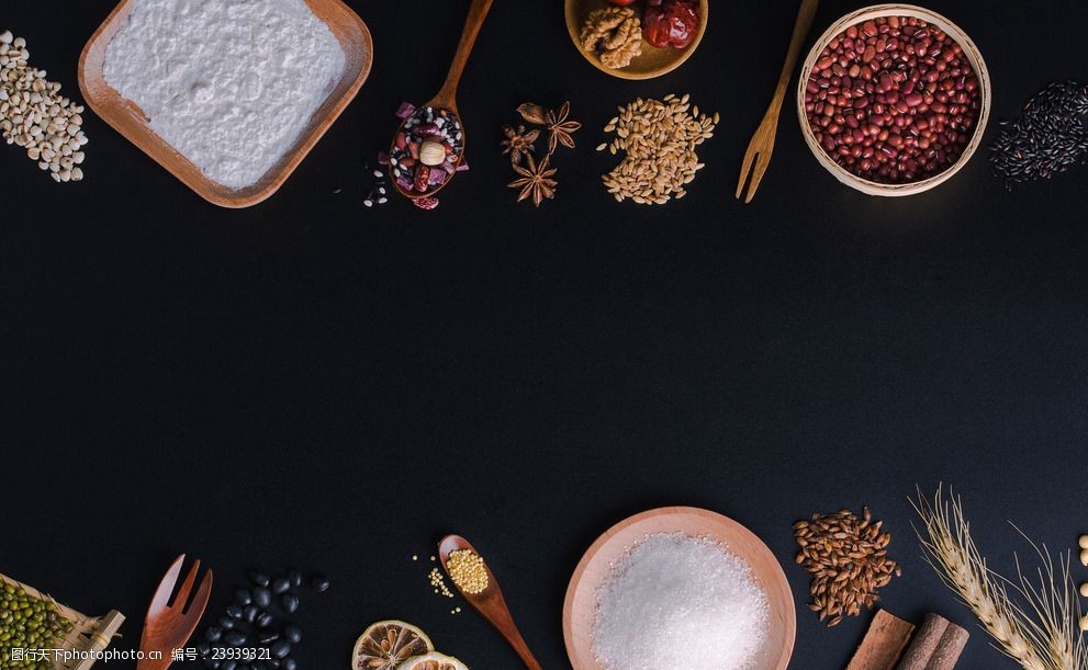 月饼食物配料黑色背景