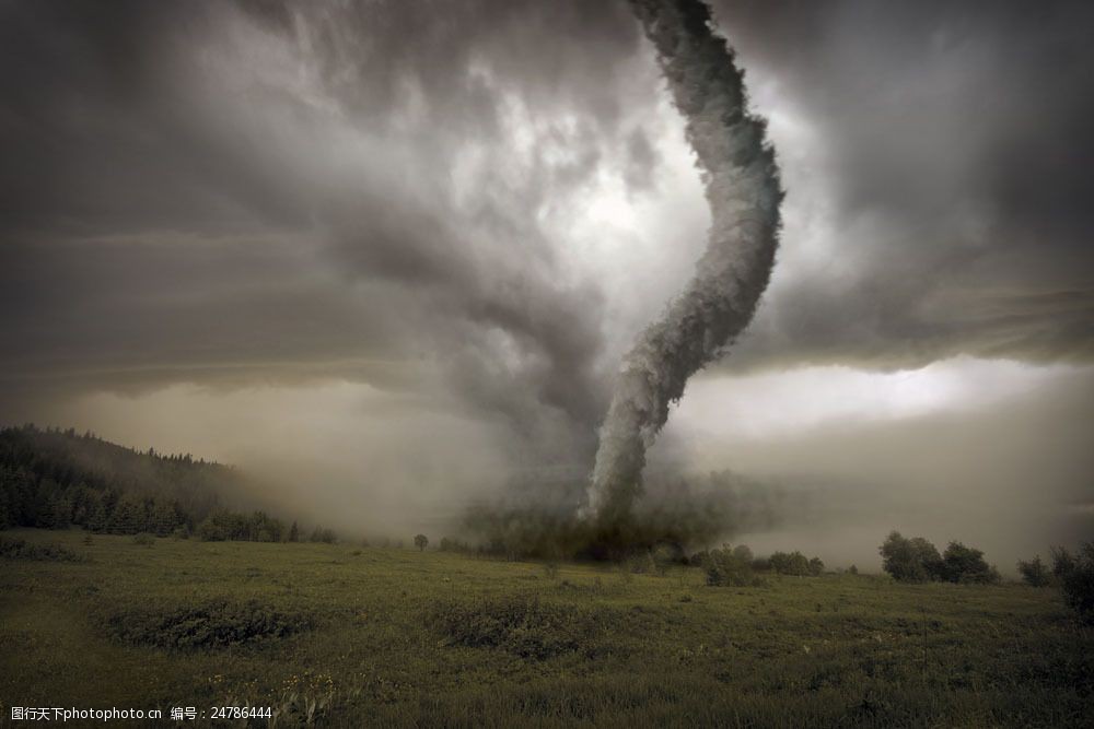 关键词:可怕的龙卷风图片素材 可怕 草地 昏暗 龙卷风 自然现象 自然