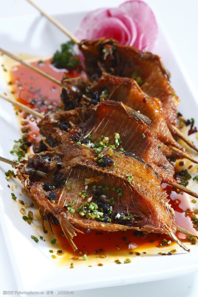国内美食鱼肉串图片