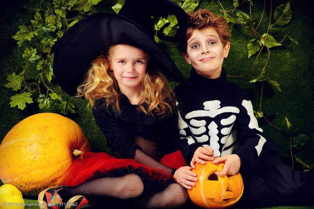 开心过万圣节的儿童图片