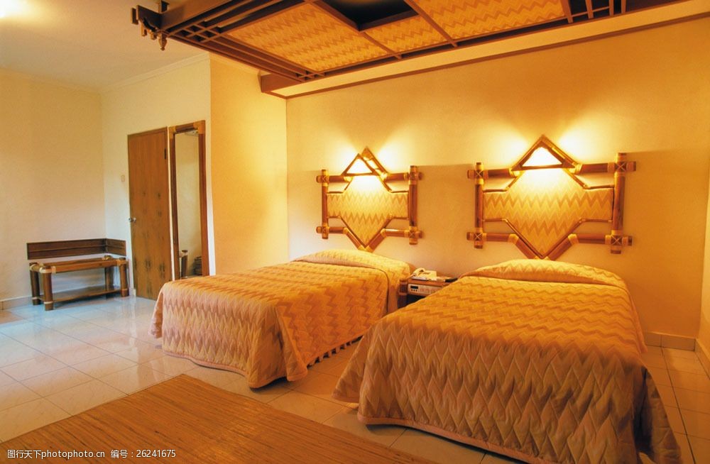 高清素材 建筑 关键词:酒店暖色调卧室装饰图片素材 温馨 典雅 暖色
