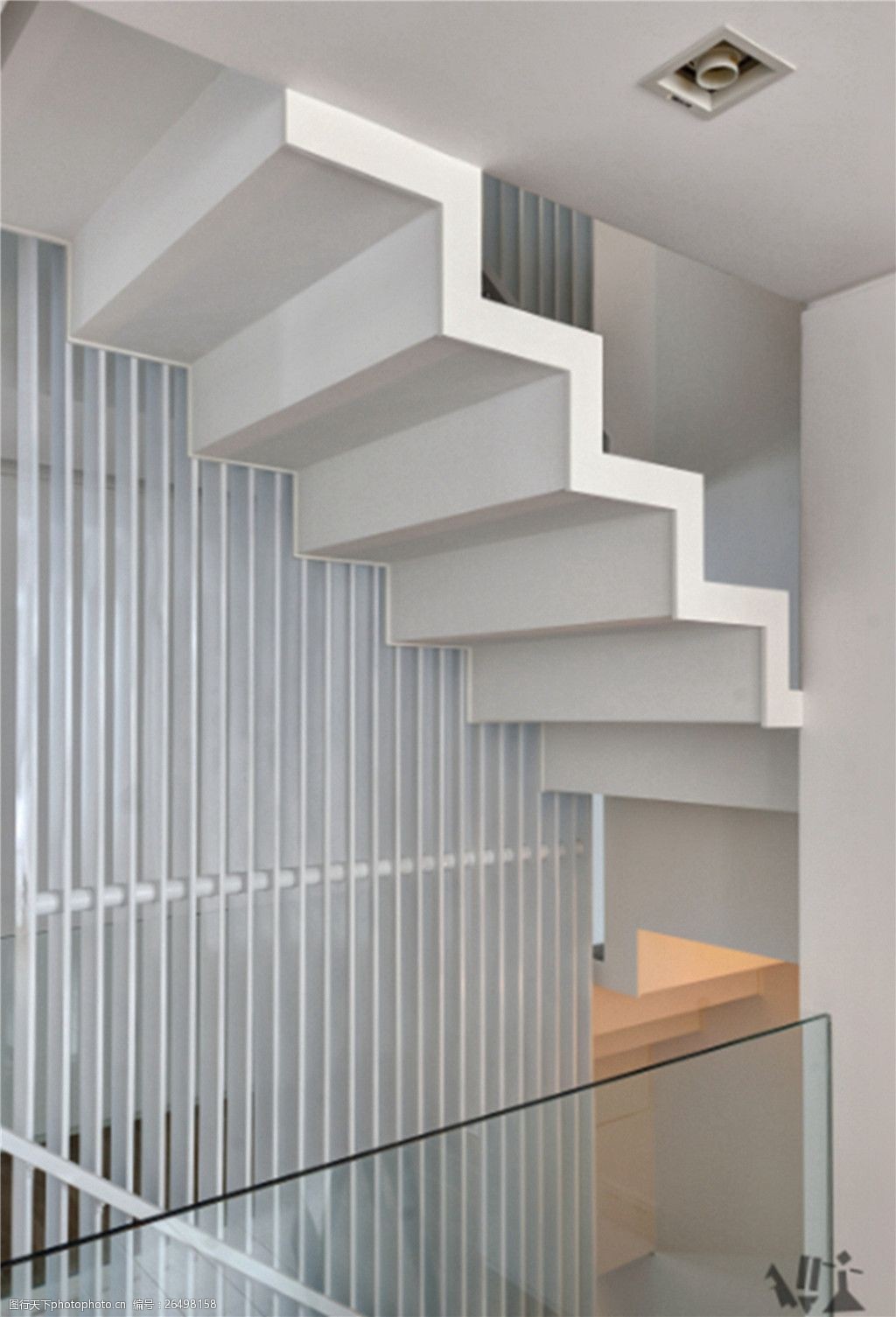 现代家居夹层装修效果图