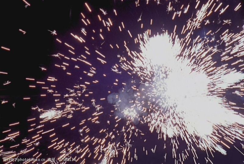 漂亮的火花粒子转场的视频素材