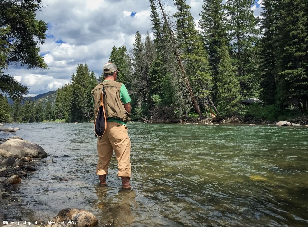 设计图库 生活百科 休闲娱乐 关键词:湖边钓鱼的人物高清图 钓鱼 垂钓